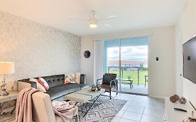 Homey 2Br Condo With 2 Clubhouses & Waterpark